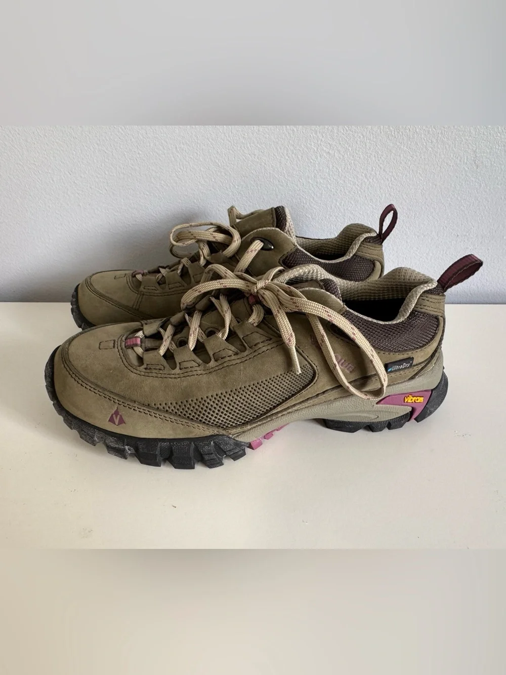 Vasque Talus Trek UltraDry Women 8 Waterproof Vibram Hiking Shoes